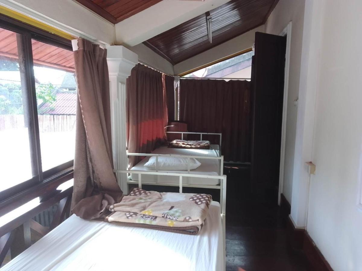 Funny Backpacker Hostel Luang Prabang Exteriör bild