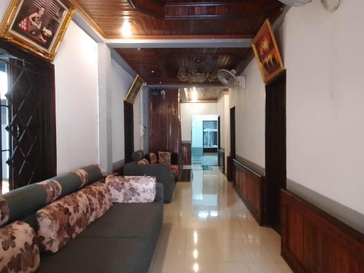 Funny Backpacker Hostel Luang Prabang Exteriör bild